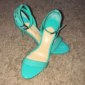Sea foam green Gianni Bini heels